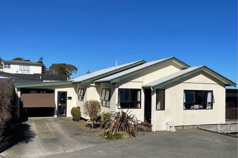 Photo of property in 13 Rawhiti Place, Saint Johns Hill, Whanganui, 4501