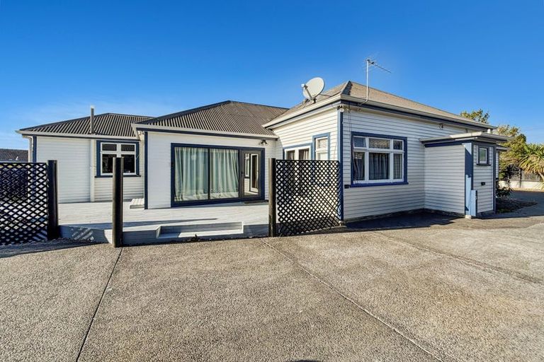Photo of property in 290 Lake Terrace Road, Shirley, Christchurch, 8061