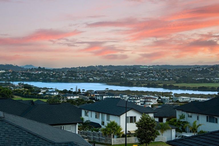 Photo of property in 9 Harvest Avenue, Orewa, 0931