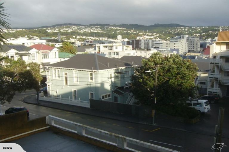 Photo of property in 4 Hawker Street, Mount Victoria, Wellington, 6011