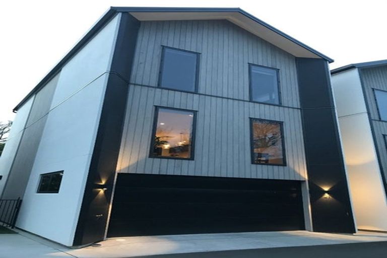 Photo of property in 21 Lakewood Lane, Cambridge, 3434