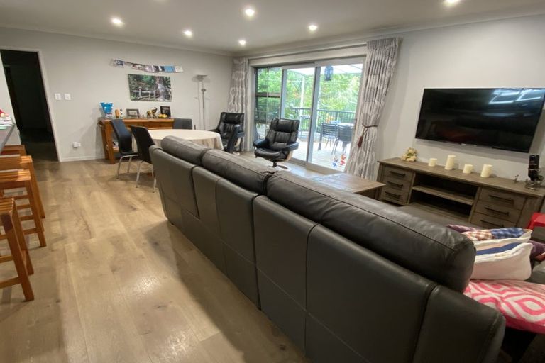 Photo of property in 12b Kaiwaka Road, Waiuku, 2123