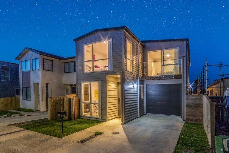 Photo of property in 43 Lockheed Street, Hobsonville, Auckland, 0618