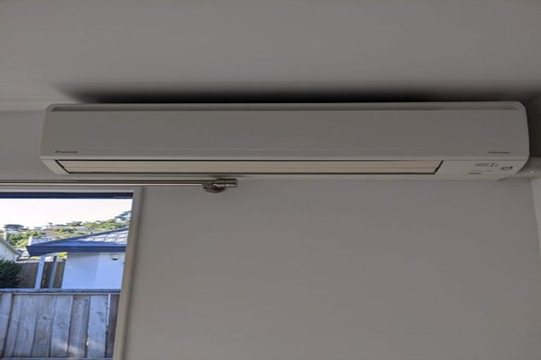 Photo of property in 1b Pollen Street, Johnsonville, Wellington, 6037