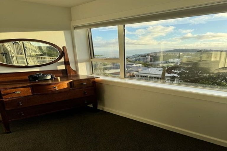 Photo of property in 25 Sugarloaf Road, Brooklyn, Wellington, 6021