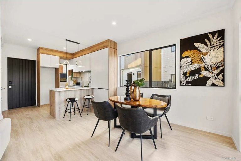 Photo of property in 1a Deering Place, Papatoetoe, Auckland, 2025