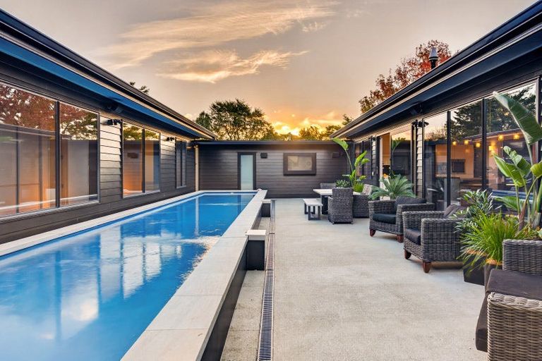 Photo of property in 27 Jervois Road, Jervoistown, Napier, 4112