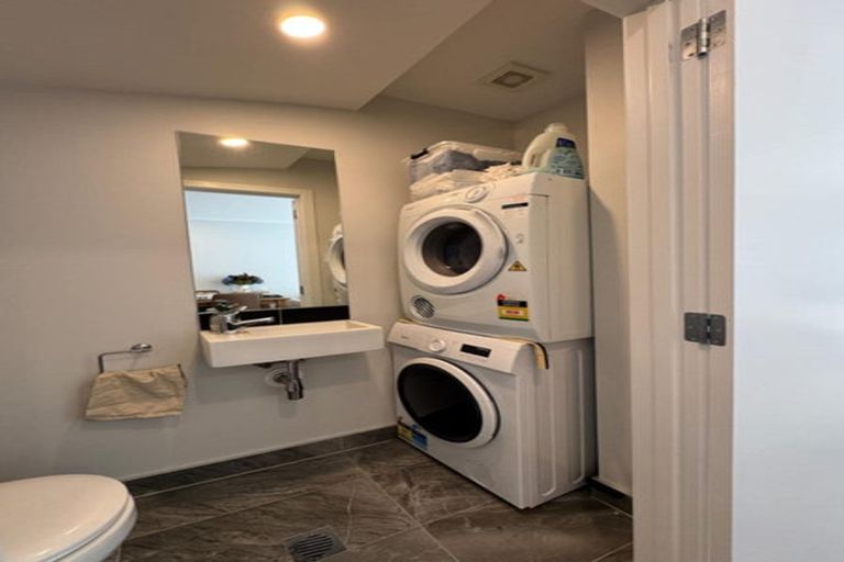 Photo of property in 30 Wharara Lane, Massey, Auckland, 0614