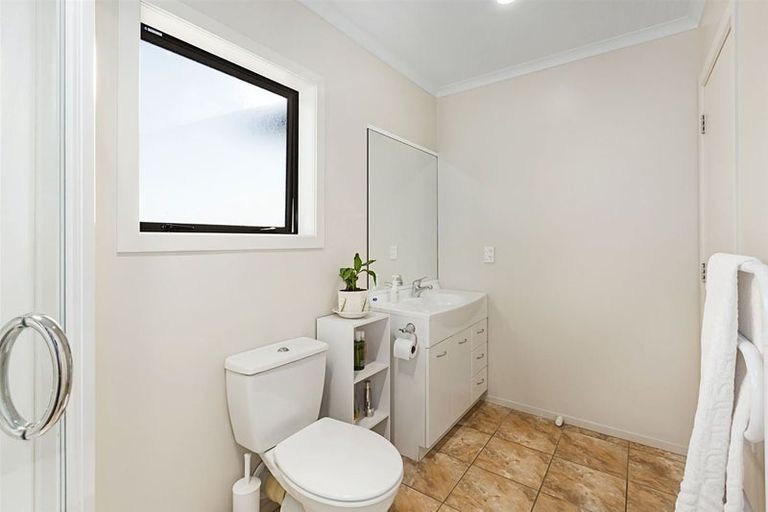 Photo of property in 21 Aspiring Terrace, Aotea, Porirua, 5024