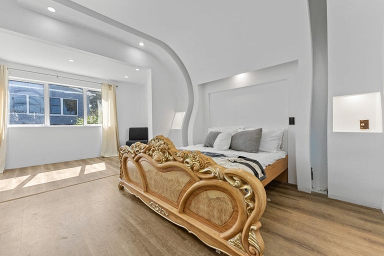 Photo of property in 244b Great North Road, Henderson, Auckland, 0612