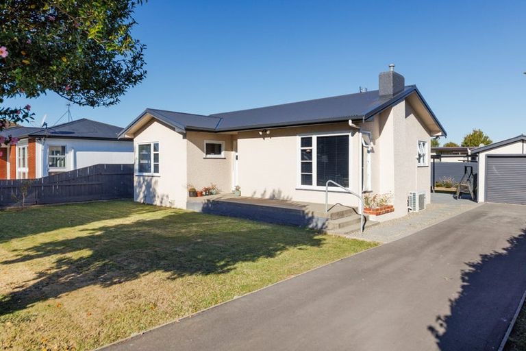Photo of property in 4 Milton Street, Roslyn, Palmerston North, 4414