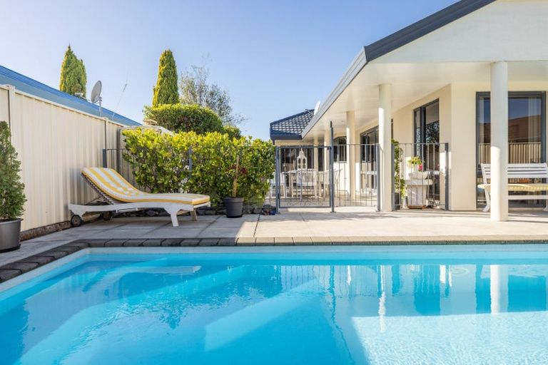 Photo of property in 48 Kensington Drive, Taradale, Napier, 4112