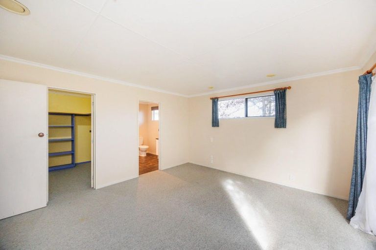 Photo of property in 11 Cascade Crescent, Westbrook, Palmerston North, 4412