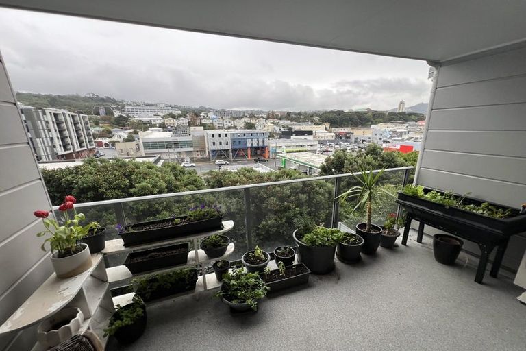 Photo of property in Grosvenor Cl, 20/6u Brown Street, Mount Cook, Wellington, 6021