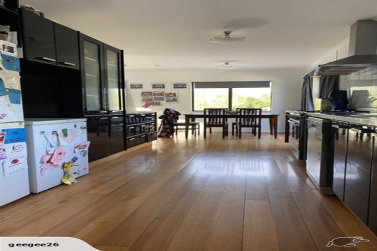Photo of property in 72a Borich Road, Sunnyvale, Auckland, 0612