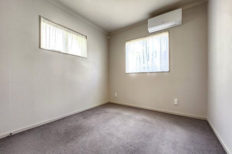 Photo of property in 16u6 Black Rock Road, Newlands, Wellington, 6037