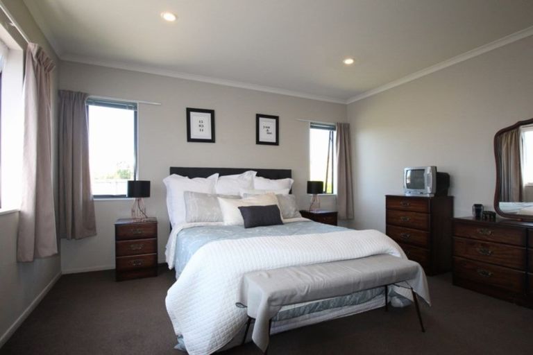 Photo of property in 11 Montague Grove, Stratford, 4332