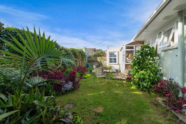 Photo of property in 8 Omata Road, Westown, New Plymouth, 4310