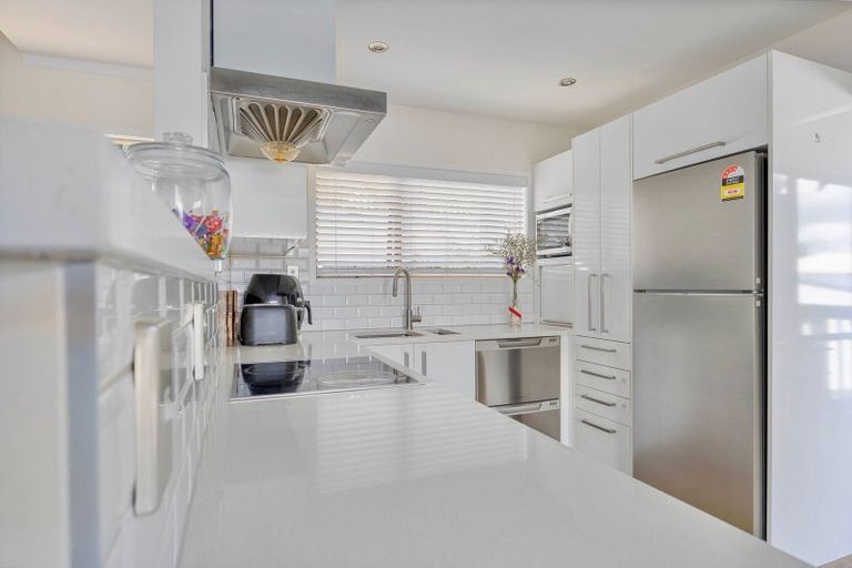 Photo of property in 1/7 Springfield Street, Forrest Hill, Auckland, 0620