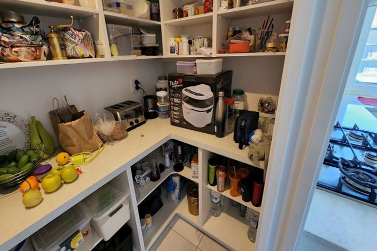 Photo of property in 8 Derwent Place, Flagstaff, Hamilton, 3210