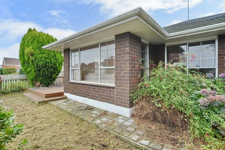 Photo of property in 7 Apsley Drive, Russley, Christchurch, 8042