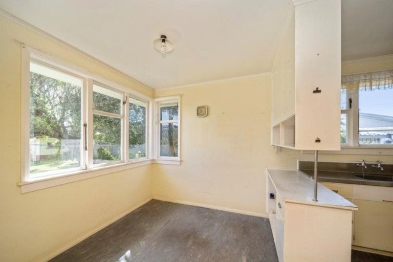 Photo of property in 41 Iredale Road, Hawera, 4610