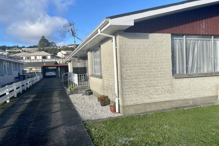 Photo of property in 205 Stokes Valley Road, Stokes Valley, Lower Hutt, 5019