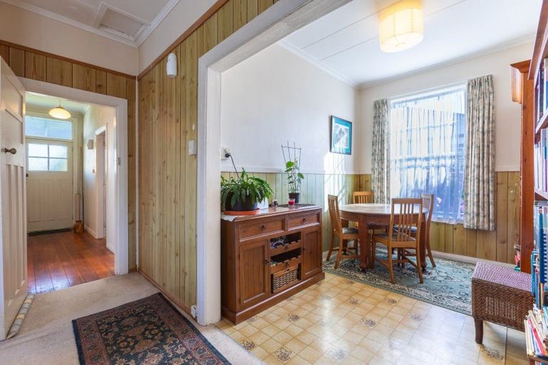 Photo of property in 19 Atkinson Street, Woodville, 4920