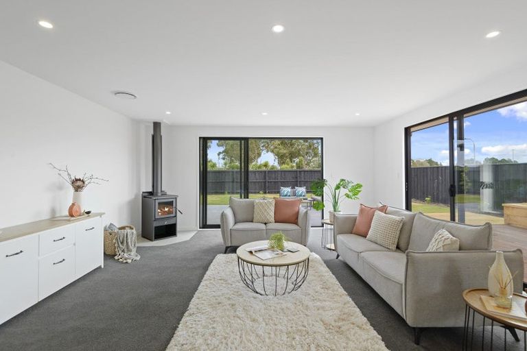 Photo of property in 32 Dynes Road, Rolleston, 7615