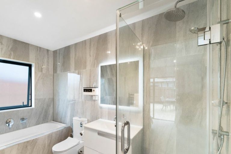 Photo of property in 24 Opouatu Avenue, Glenbrook, 2681
