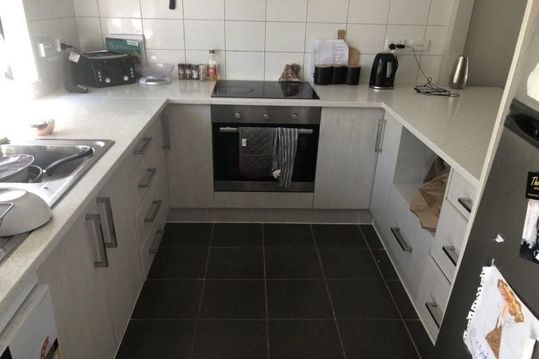 Photo of property in 2/59 Seaview Road, Glenfield, Auckland, 0629