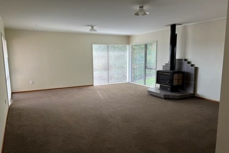 Photo of property in 19 Petrel Place, Massey, Auckland, 0614