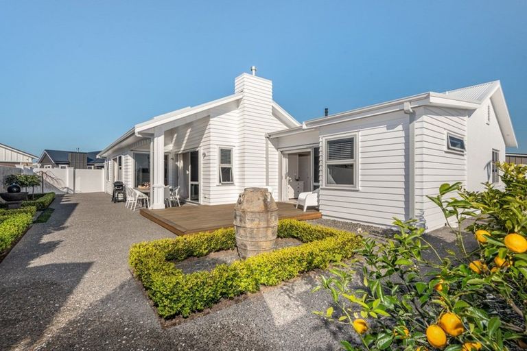 Photo of property in 1 Astelia Lane, Papamoa Beach, Papamoa, 3118