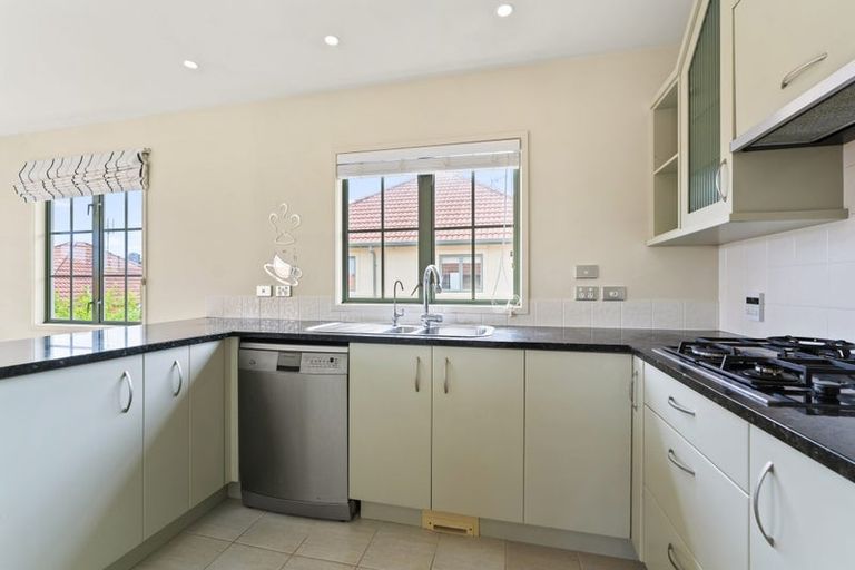 Photo of property in 24 Parkwood Crescent, Gulf Harbour, Whangaparaoa, 0930