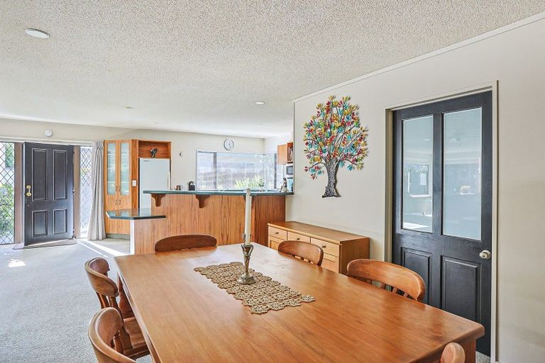 Photo of property in 102 Church Road, Taradale, Napier, 4112