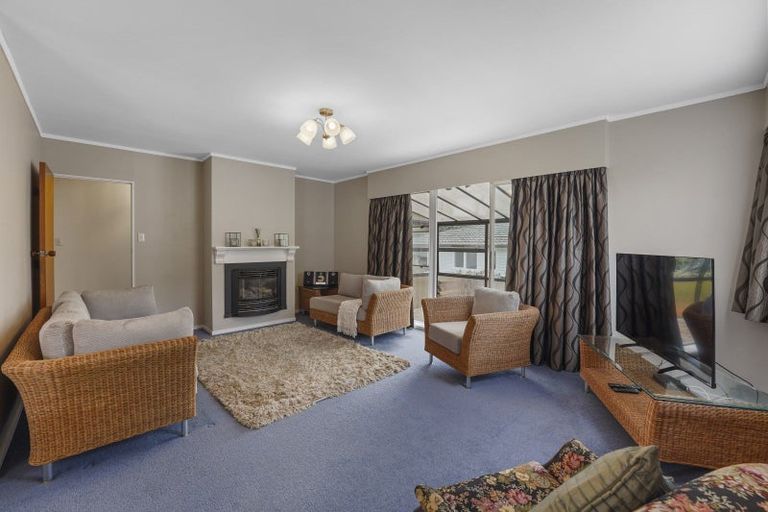 Photo of property in 23 Montana Road, Totara Park, Upper Hutt, 5018