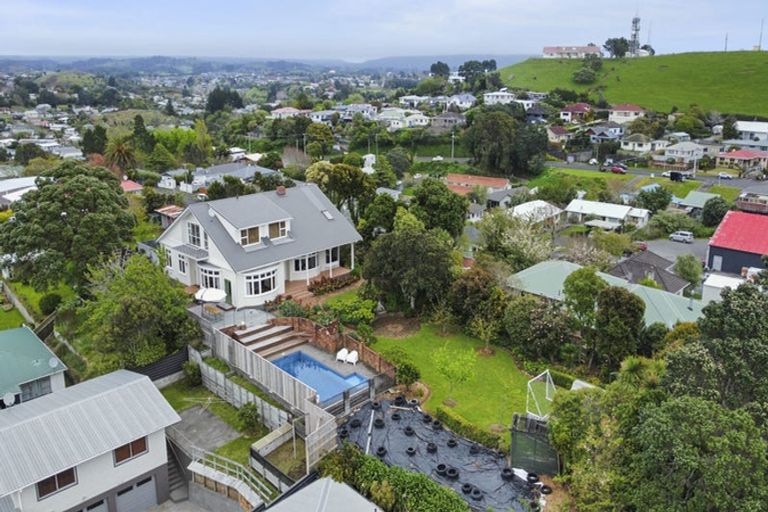 Photo of property in 533 Devon Street West, Blagdon, New Plymouth, 4310