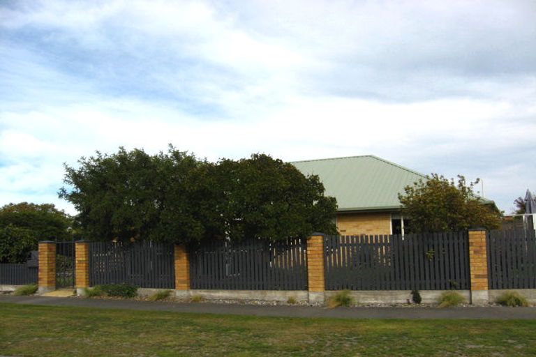 Photo of property in 1 Showgate Avenue, Sockburn, Christchurch, 8042