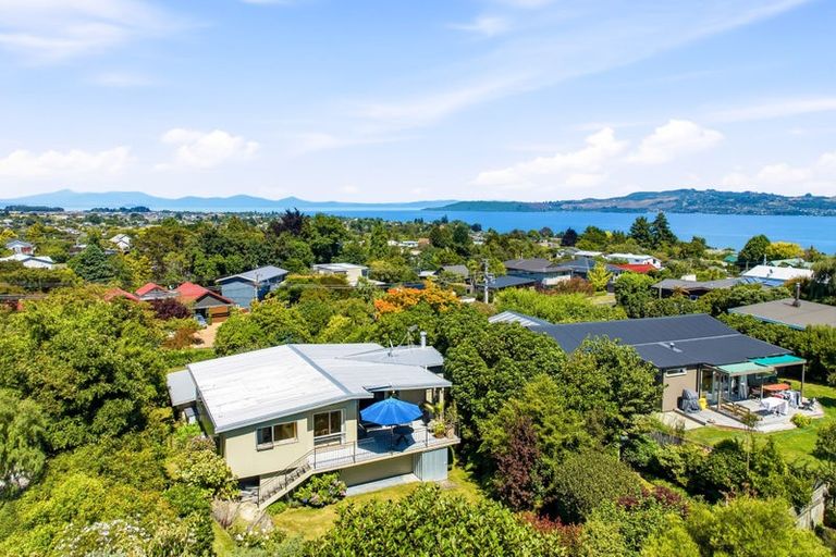 Photo of property in 48 Chesham Avenue, Waipahihi, Taupo, 3330