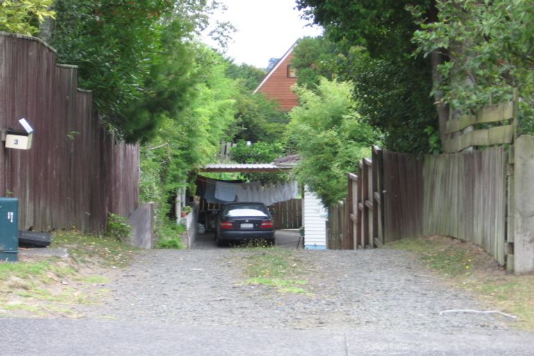 Photo of property in 3 Tamahere Drive, Glenfield, Auckland, 0629