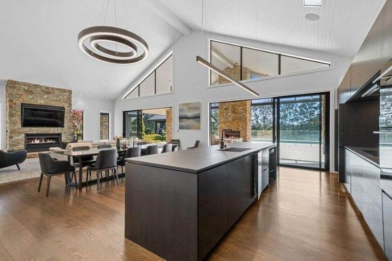 Photo of property in 73 Pomona Road, Kumeu, 0891