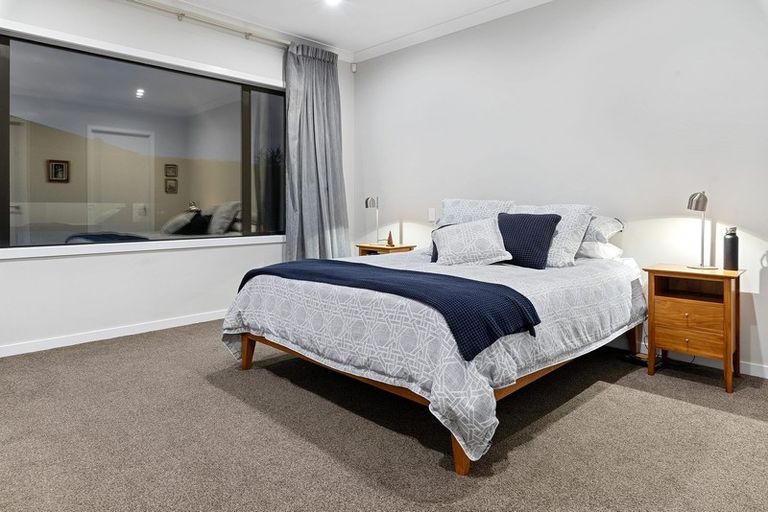 Photo of property in 33 Pohutukawa Parade, Riverhead, 0820