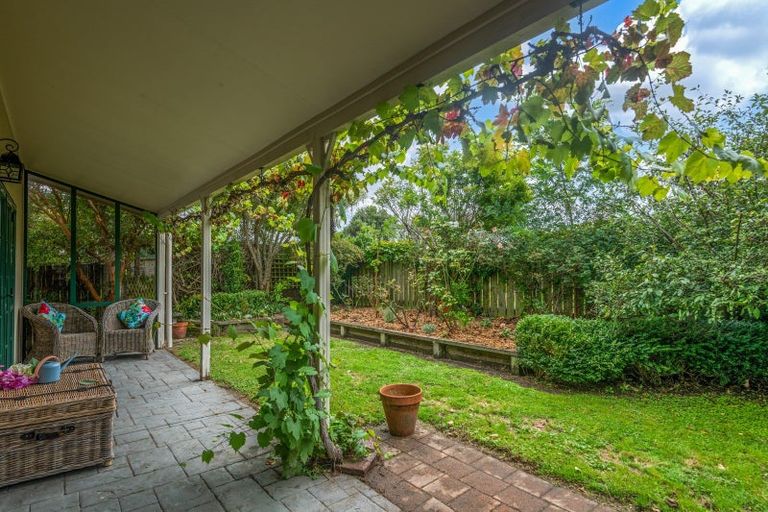 Photo of property in 6 Wanganui Road, Marton, 4710