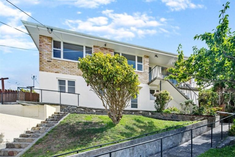 Photo of property in 31 Clifford Road, Johnsonville, Wellington, 6037