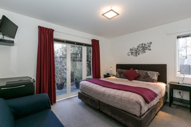 Photo of property in 3 Hikanui Drive, Havelock North, 4130