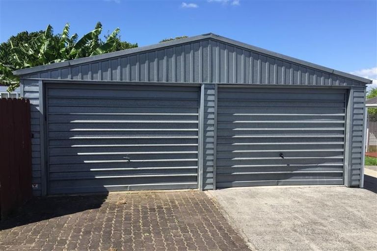 Photo of property in 1/2 Woodside Road, Manurewa, Auckland, 2102