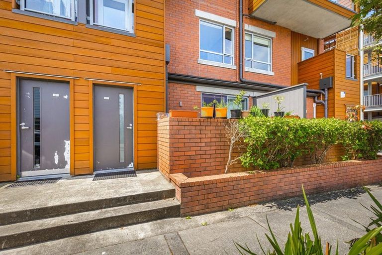 Photo of property in 2/160c Hobsonville Point Road, Hobsonville, Auckland, 0616