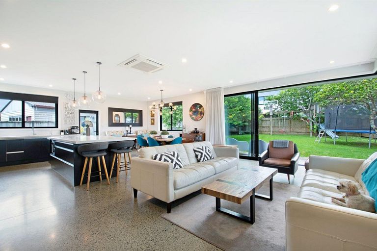 Photo of property in 3 Shamrock Lane, Te Atatu Peninsula, Auckland, 0610