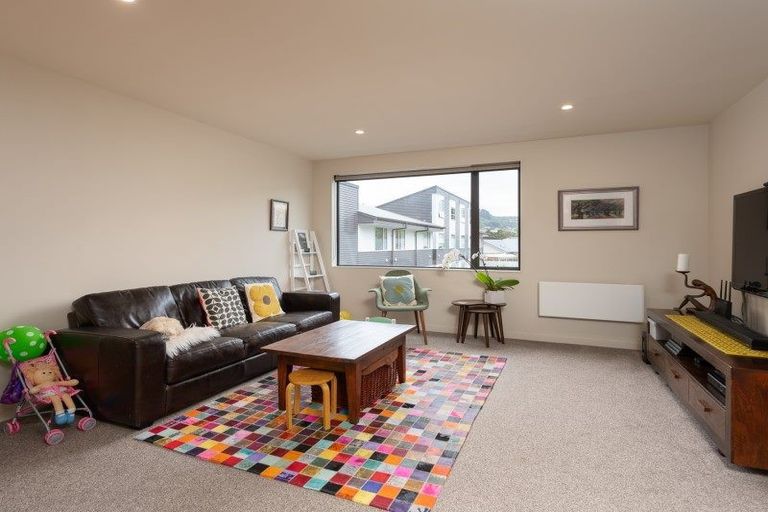 Photo of property in 18/8u Thatcher Crescent, Crofton Downs, Wellington, 6035