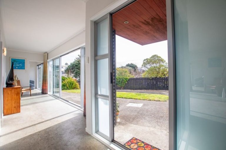 Photo of property in 9 Mahana Road, Paraparaumu Beach, Paraparaumu, 5032